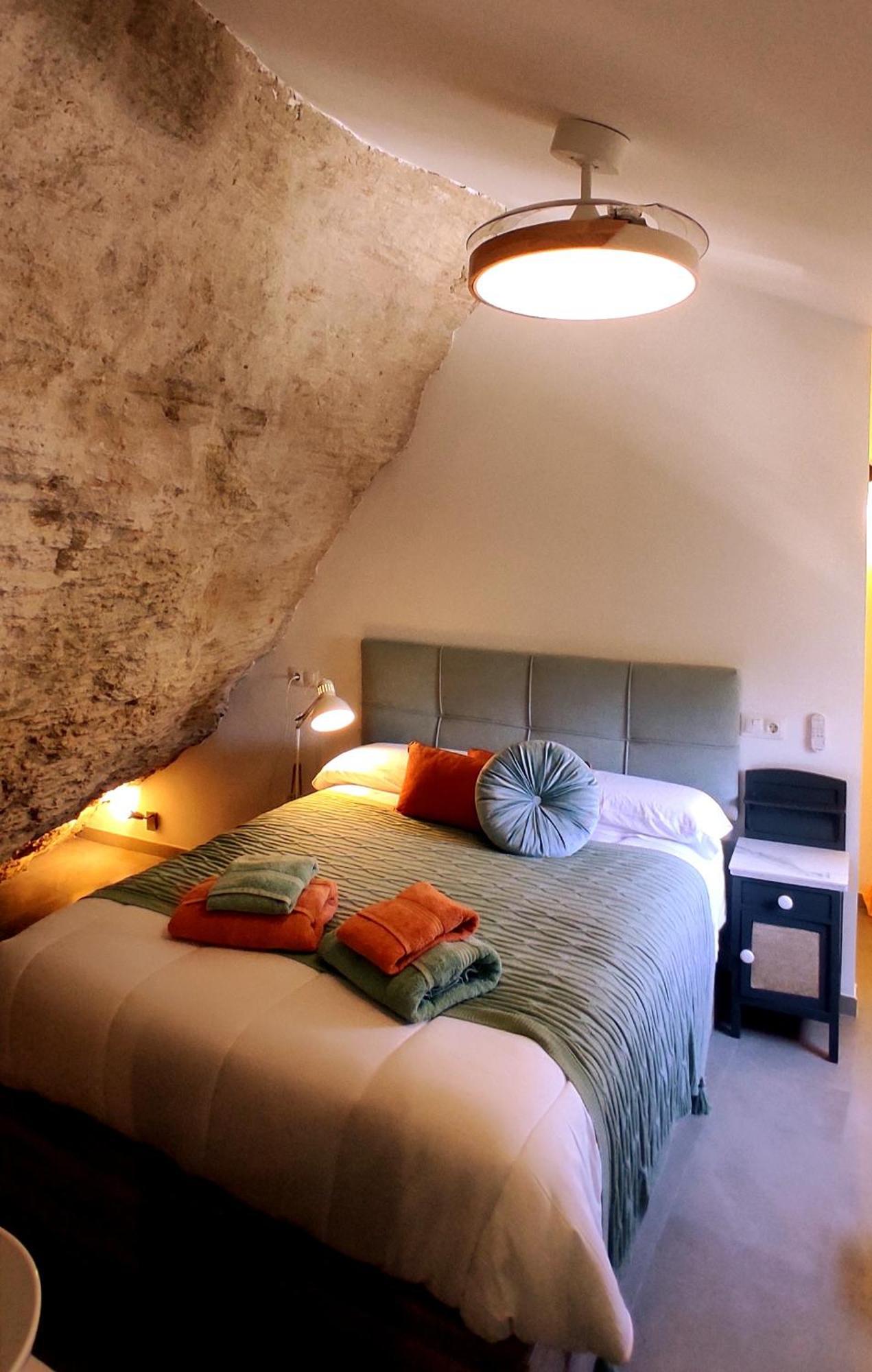 Casa Cueva Las Chicas Del Puente Setenil De Las Bodegas 外观 照片